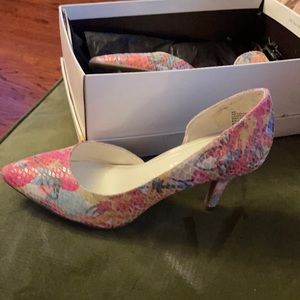 Anne Klein pump multicolor